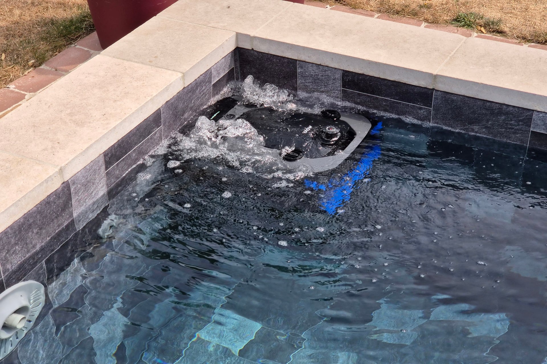 robot piscine Mova Rover X10 parois ligne d'eau