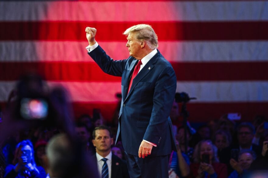Bloomberg paierait jusqu’à 100 000 $ par mois pour accéder aux publications de Donald Trump plus tôt que les autres