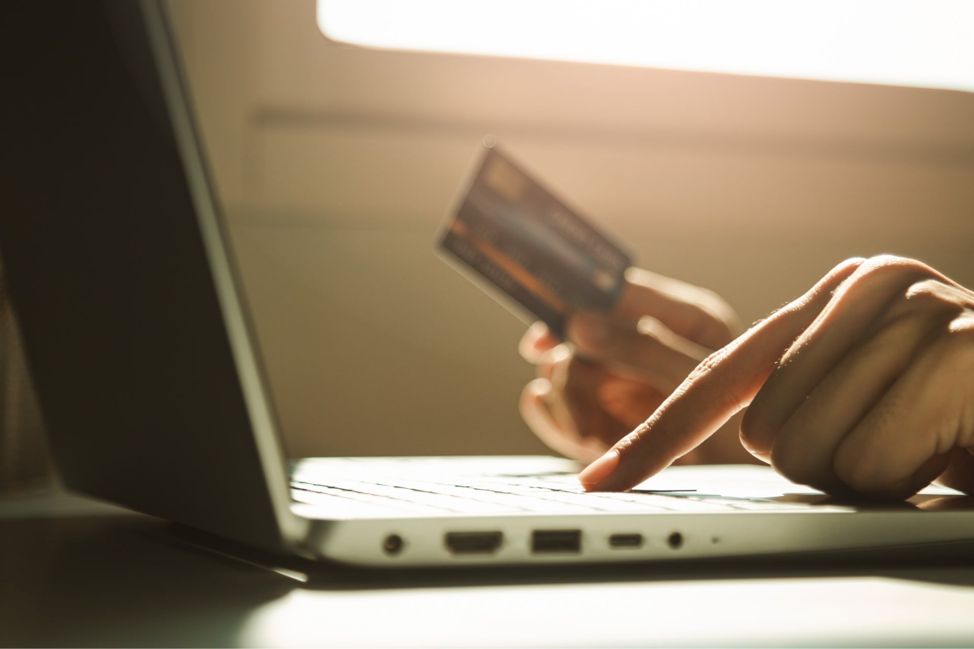 Carte Bancaire Ia Virus Ordinateur Clavier Paiement (2)