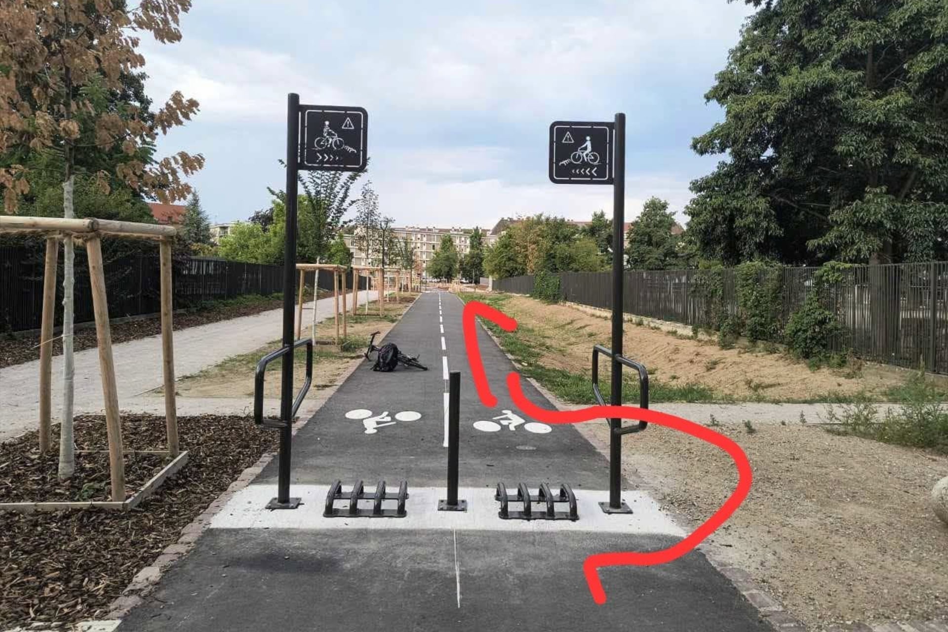 Contournement Piste Cyclable Dispositif Securite Strasbourg