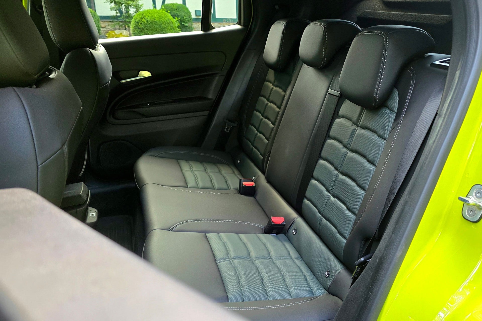 Jeep Avenger (16)