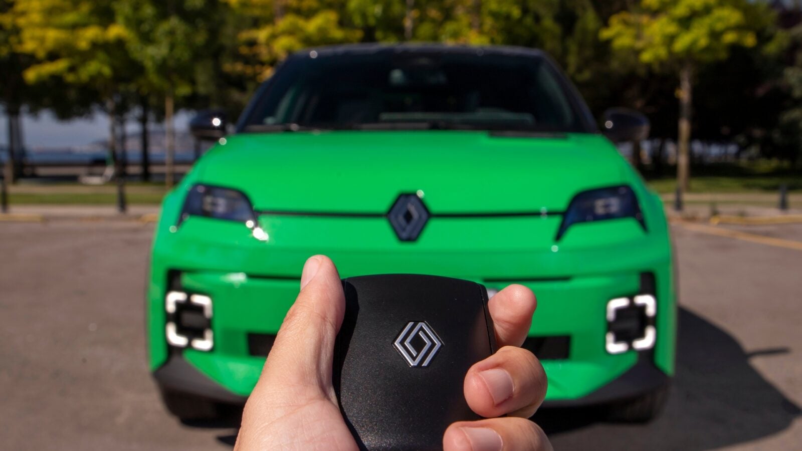 C’est historique : l’électrique explose et s’empare de plus de 35 % des ventes de voitures neuves en France