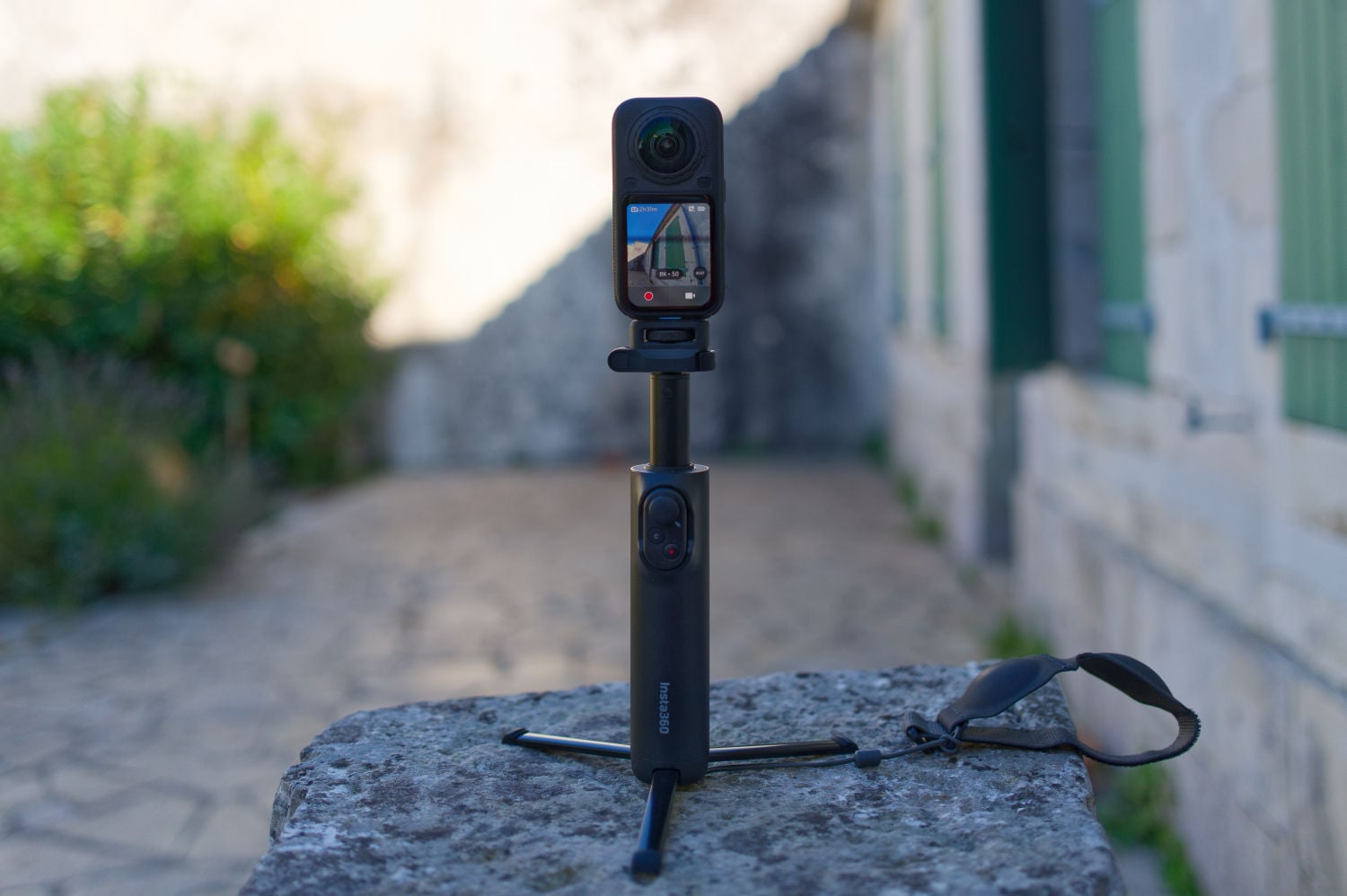 Insta360 X6