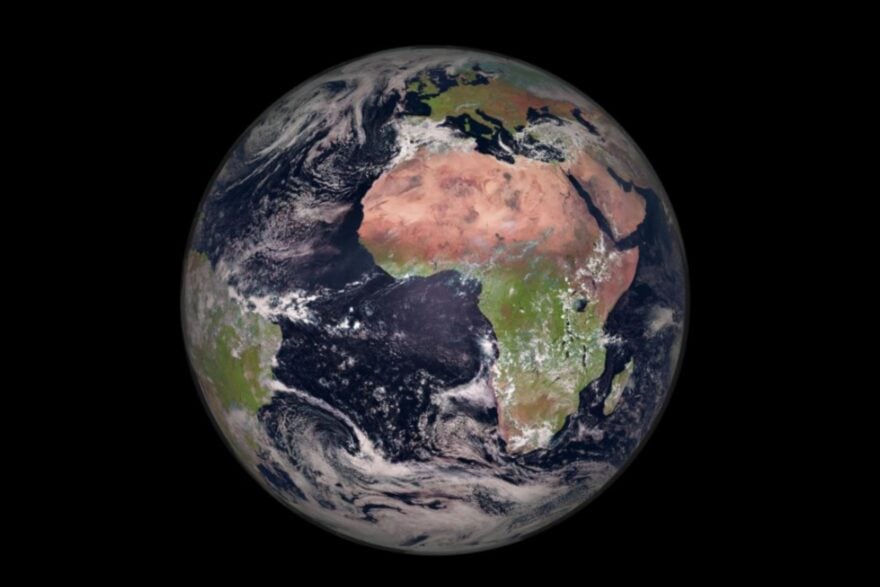 La forme de la Terre change : elle s’arrondit… tout en devenant moins ronde : comment est-ce possible ?