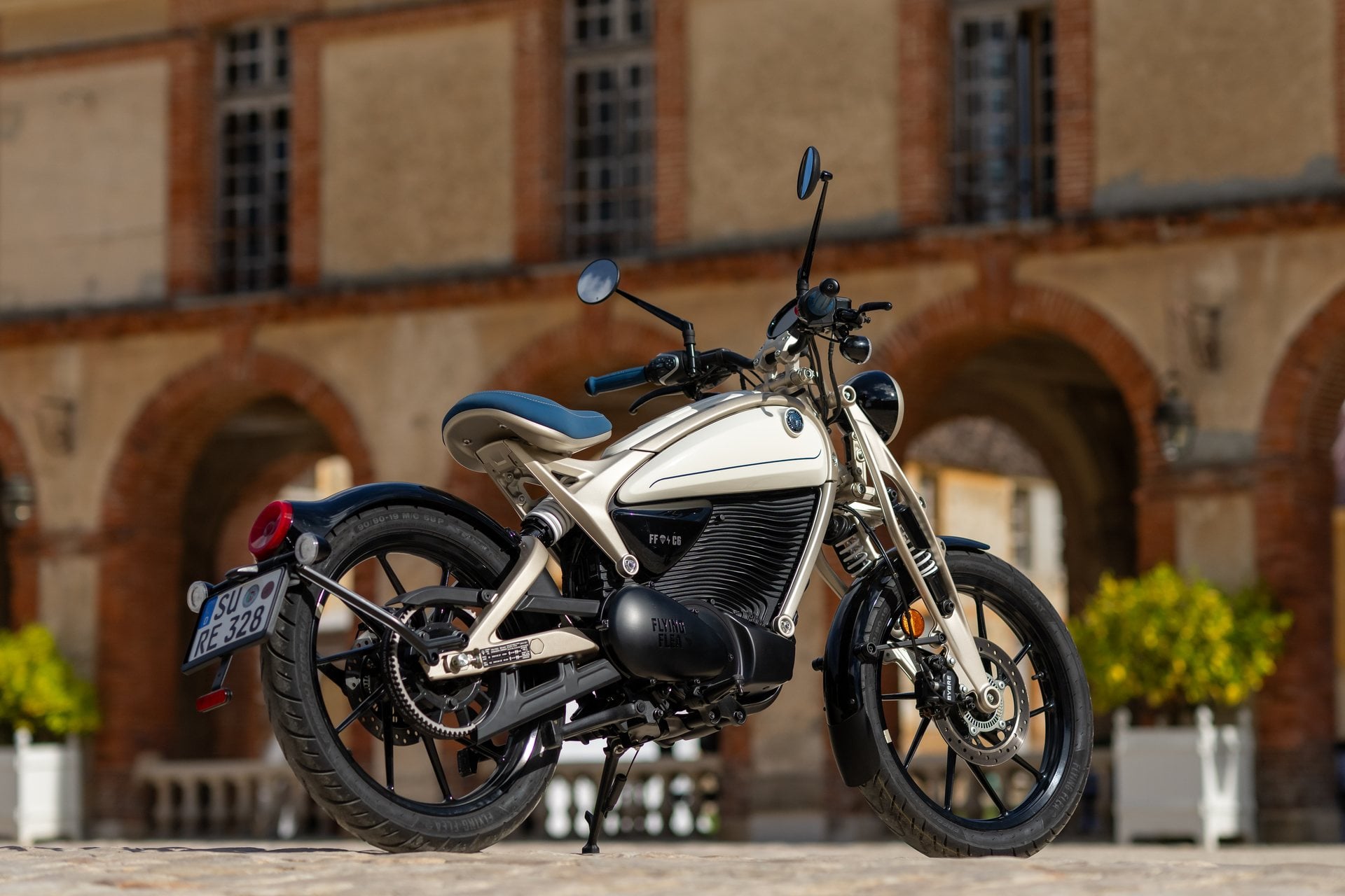 Essai Royal Enfield Flying Flea C6 Trois Quarts Arriere