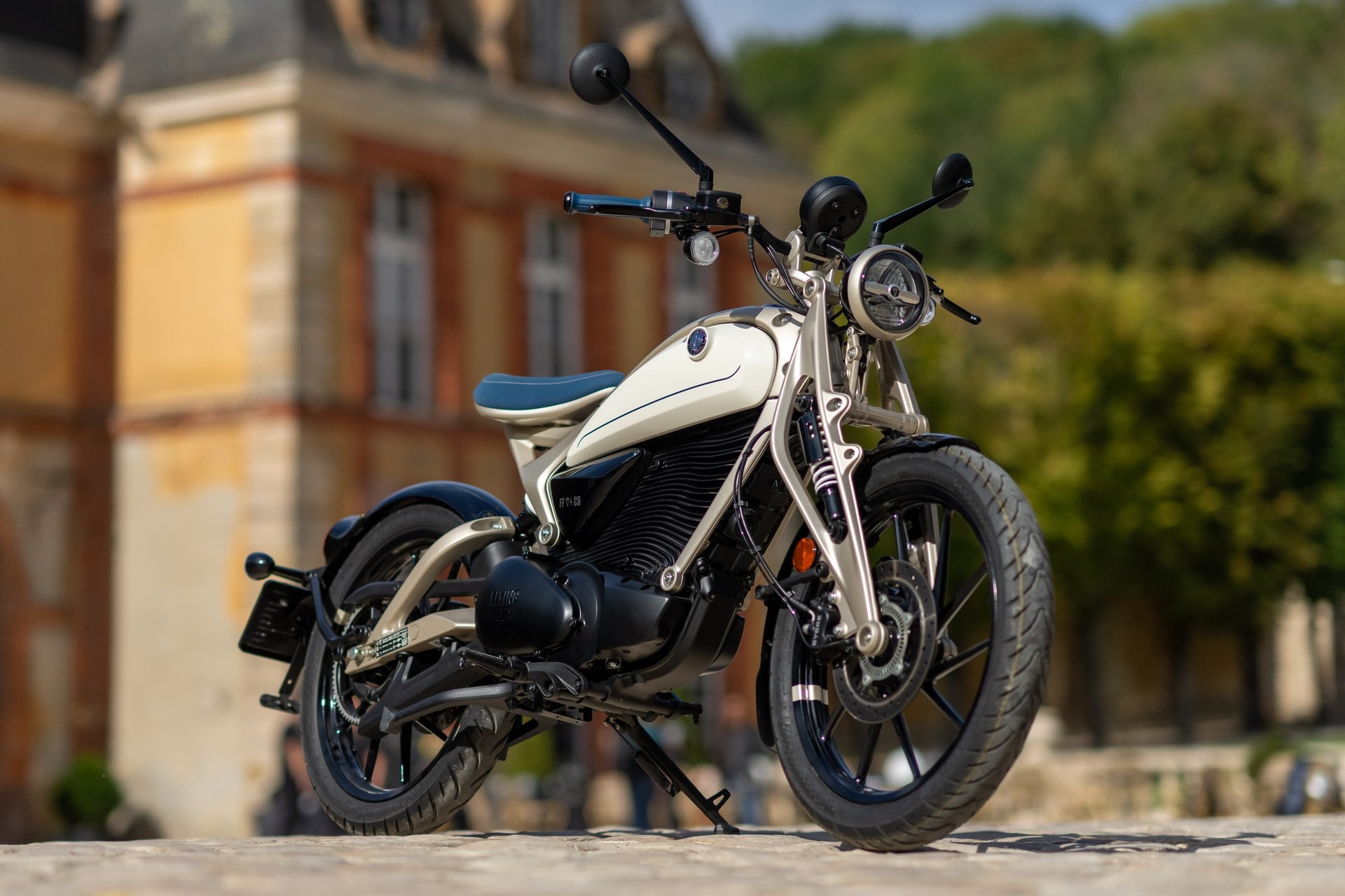 Essai Royal Enfield Flying Flea C6 Trois Quarts Avant Chateau