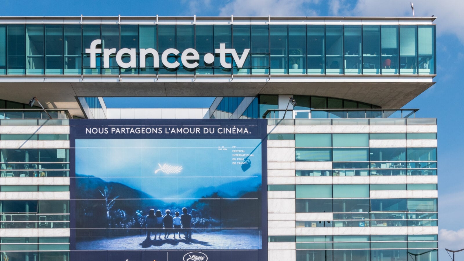 Moins de films, de séries et de football : France Télévisions prépare une année 2027 au régime avec 90 millions d’euros d’économie