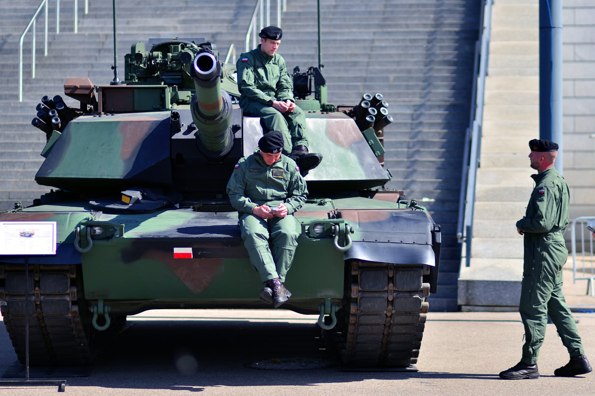 pologne defense armee guerre production investissement