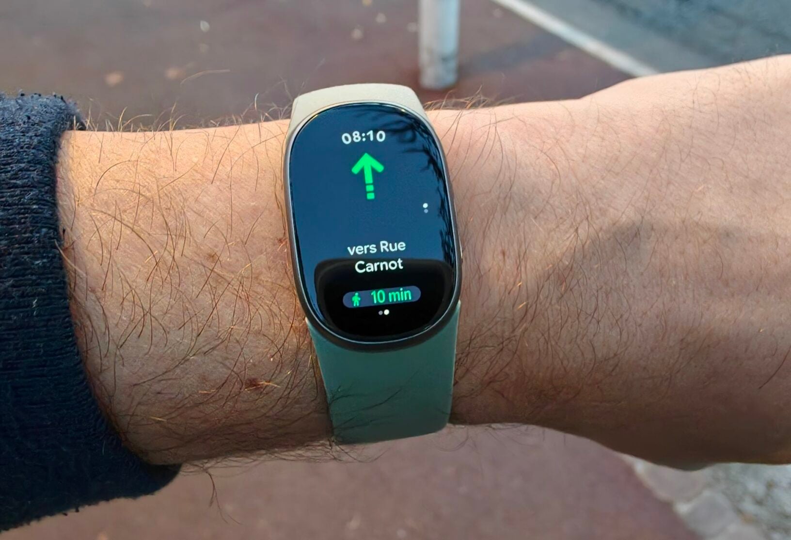 J’ai testé le Google Fitbit Edge : montre connectée, bracelet fitness ...