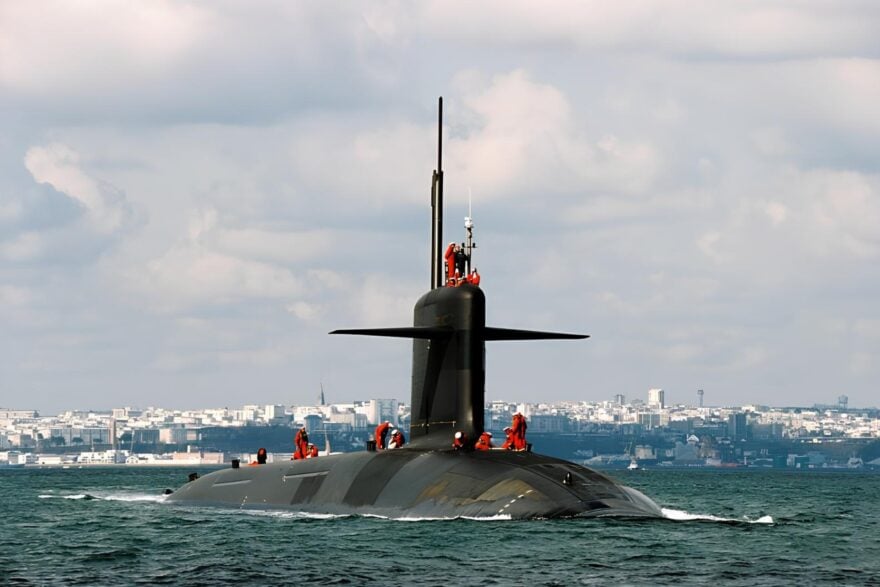 Dissuasion nucléaire : pourquoi la Marine nationale s’apprête à tirer un missile balistique depuis les côtes françaises ?