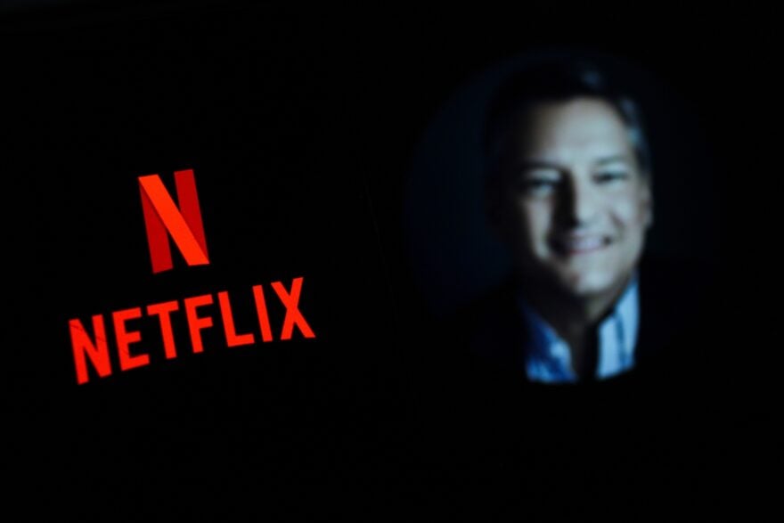 Rachat raté de Warner Bros, croissance en berne… Le patron de Netflix sort du silence : les 5 choses à retenir