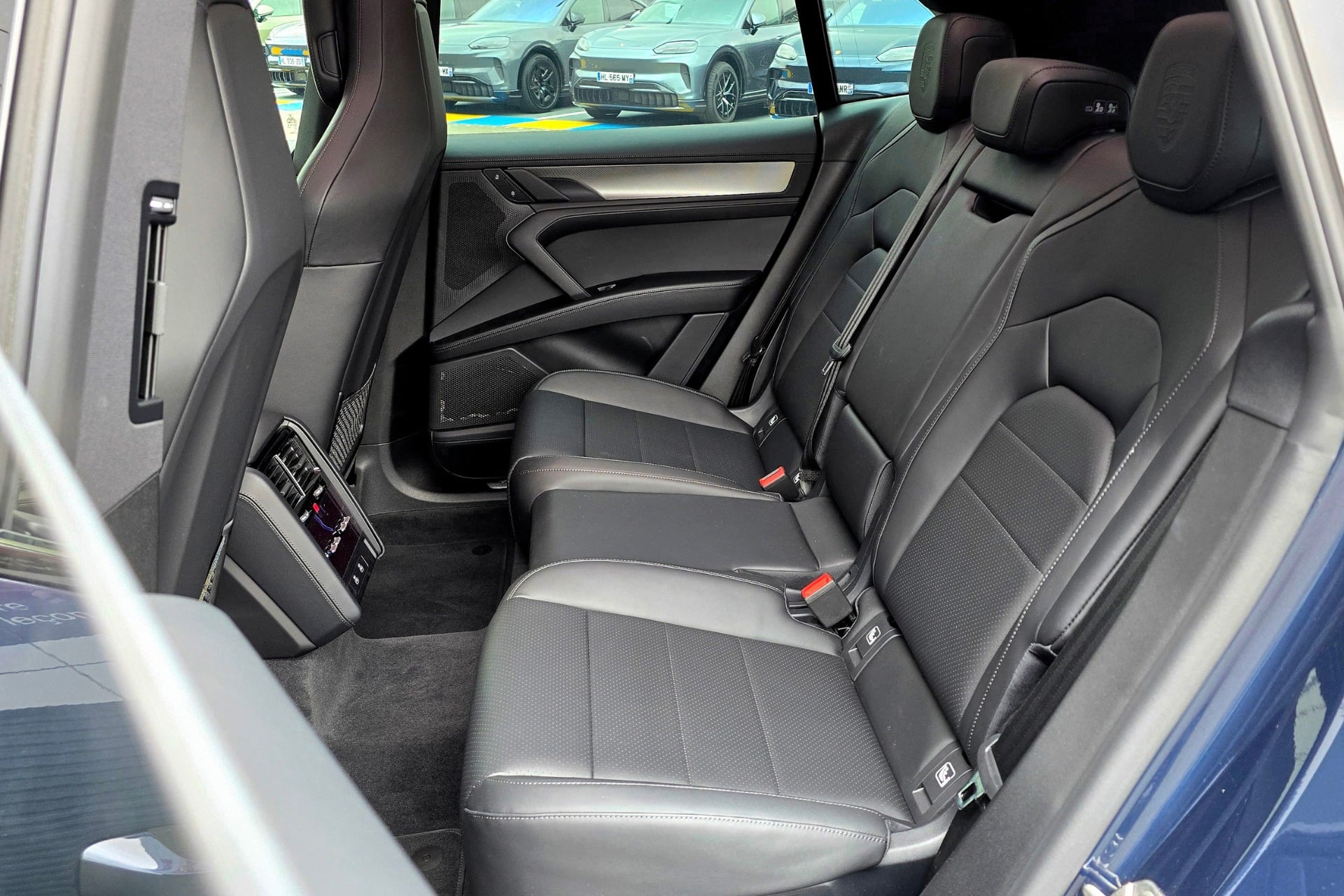 Porsche Cayenne (9)