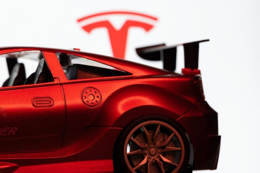 19 h 55 : pourquoi l’heure de la présentation du Tesla Roadster ce soir est tout sauf anodine ?