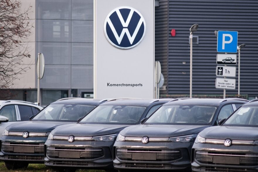 Les salaires n’augmenteront plus : Volkswagen prend une décision radicale avec ses salariés